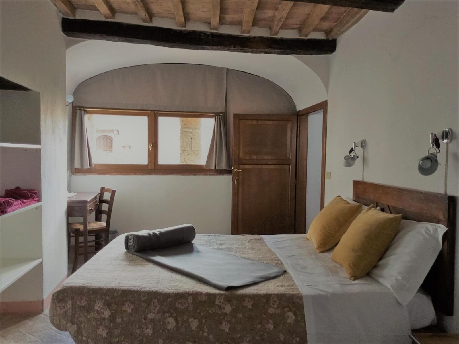 Un Giardino Nel Tufo Bed & Breakfast Pitigliano Bagian luar foto