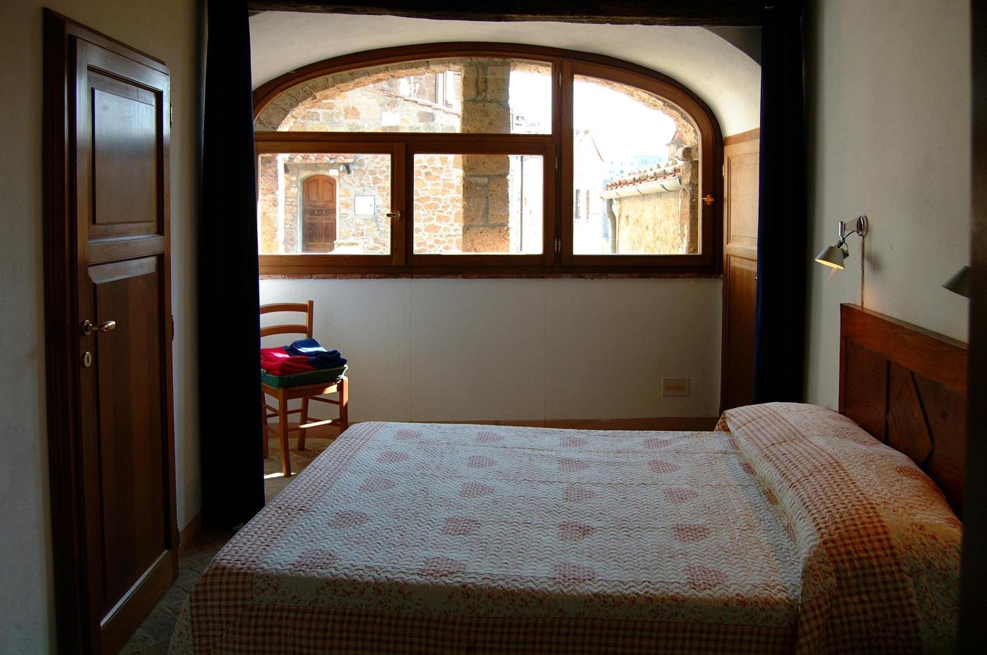 Un Giardino Nel Tufo Bed & Breakfast Pitigliano Bagian luar foto